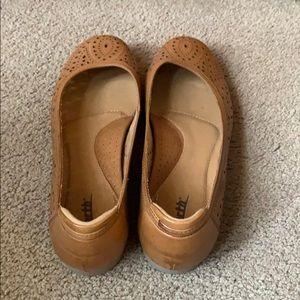 NWOT tan flats
